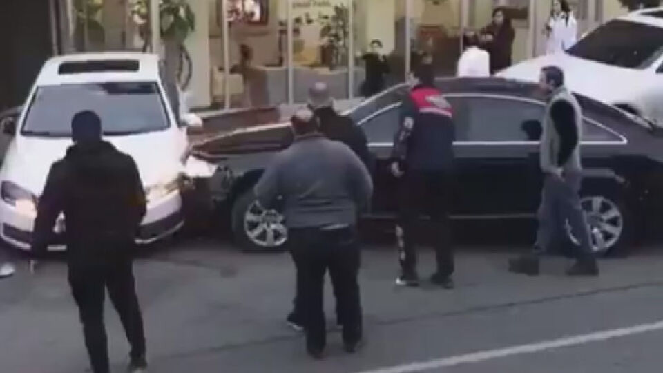 Park tartışması çıldırttı! Kimse durduramadı