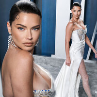 Adriana Lima topa tutuldu