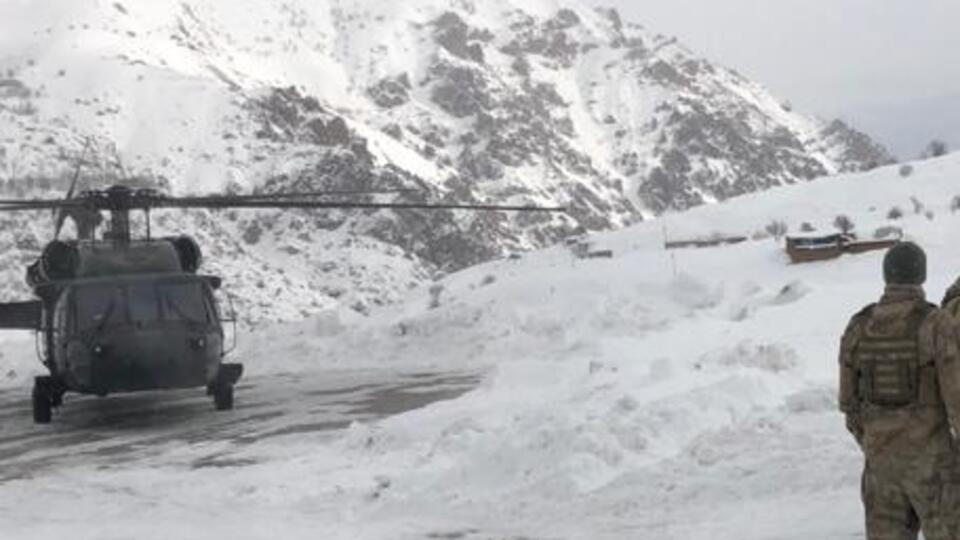 Diyaliz hastasını askeri helikopter yetiştirdi