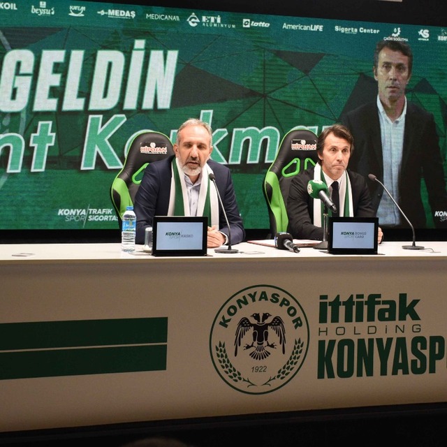Konyaspor, Bülent Korkmaz ile imzaladı