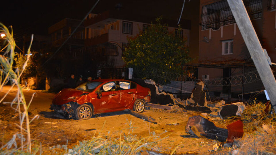 Kaza yapan otomobilde hırsızlık şüphesi: 4 yaralı