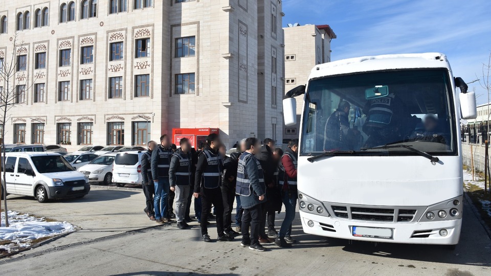 Suç örgütü operasyonu: 9 gözaltı