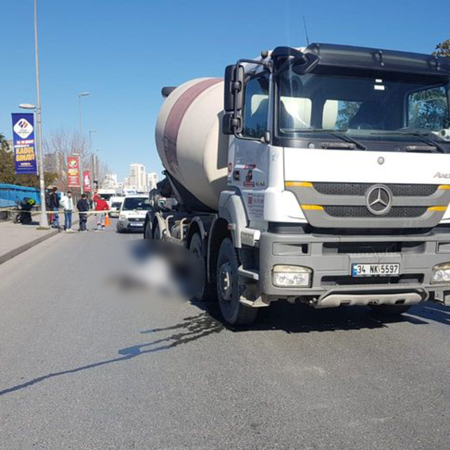 Beton mikserinin altında can verdi!