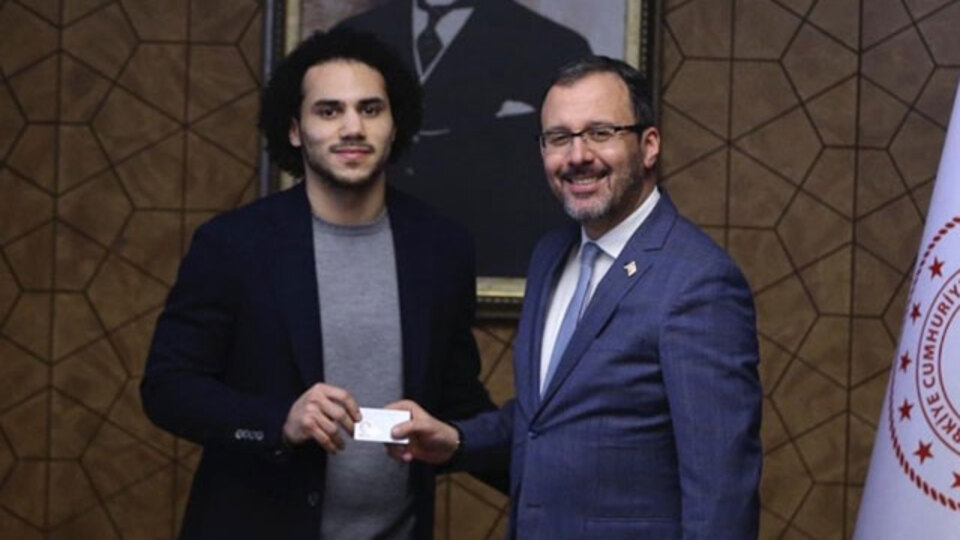 Larkin, TC kimliğini aldı!