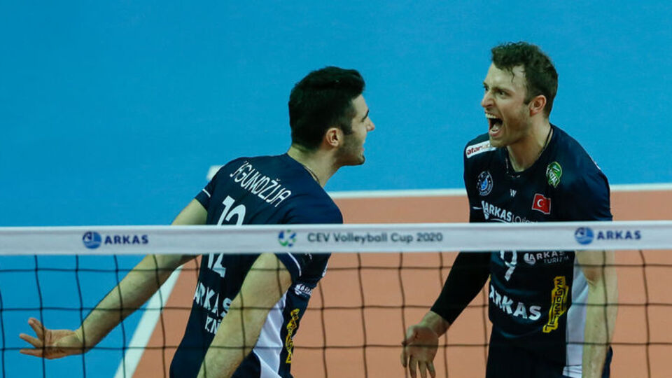 Arkas Spor çeyrek finalde!
