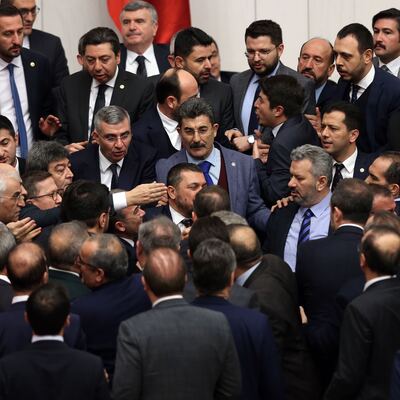 Siyasi ayak gerginliği!