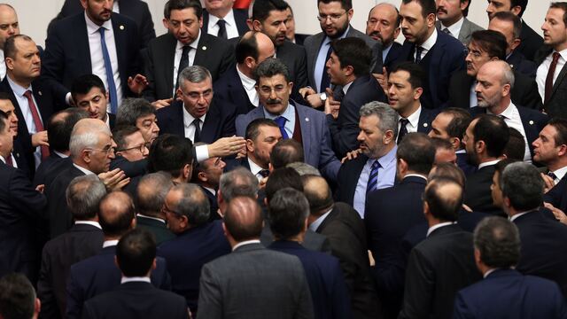 Siyasi ayak gerginliği!