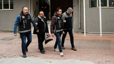 Ünlü bankerin dublörü ile vurgun yaptılar!