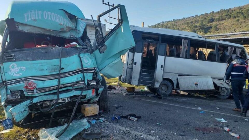 4 kişinin öldüğü kazada suçlu ne TIR ne minibüsmüş!