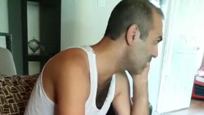 Telefon dolandırıcısının iç çamaşırlı mesaisi!