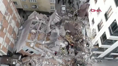 Bahçelievler'de bina çöktü!