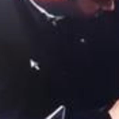 Hediye alma bahanesiyle 5 bin TL'lik yüzük çaldılar