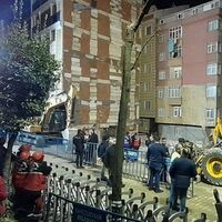 Bahçelievler'de çöken binanın enkazı kaldırıldı