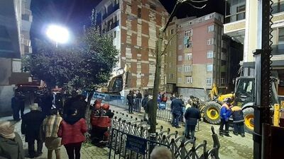 Bahçelievler'de çöken binanın enkazı kaldırıldı