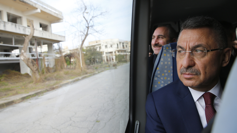 Cumhurbaşkanı Yardımcısı 'hayalet şehri' ziyaret etti