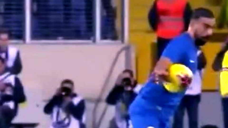 Tartışma yaratan pozisyon!