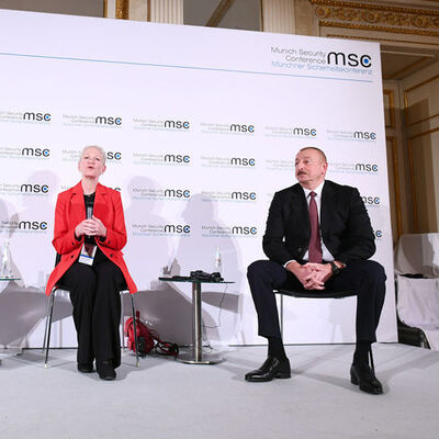 Azerbaycan ve Ermenistan liderleri kamuoyu önünde tartıştı