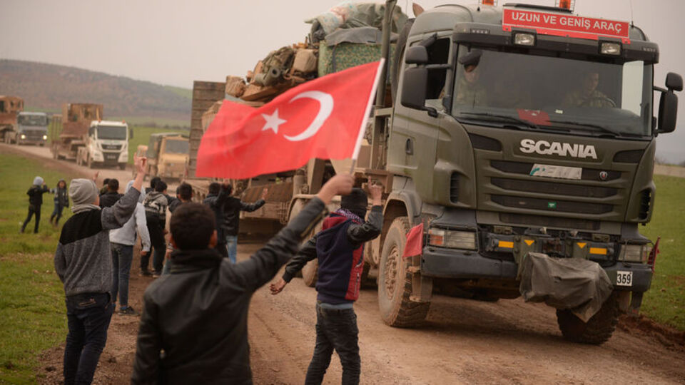Fetih Suresi'yle 100 zırhlı sınıra gitti!