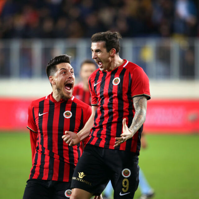 Stancu golle döndü