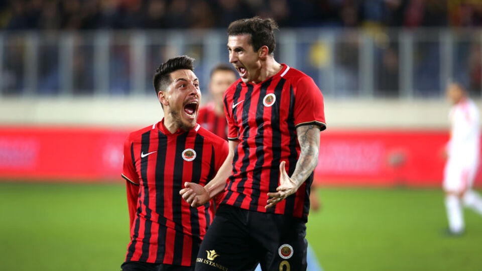 Stancu golle döndü