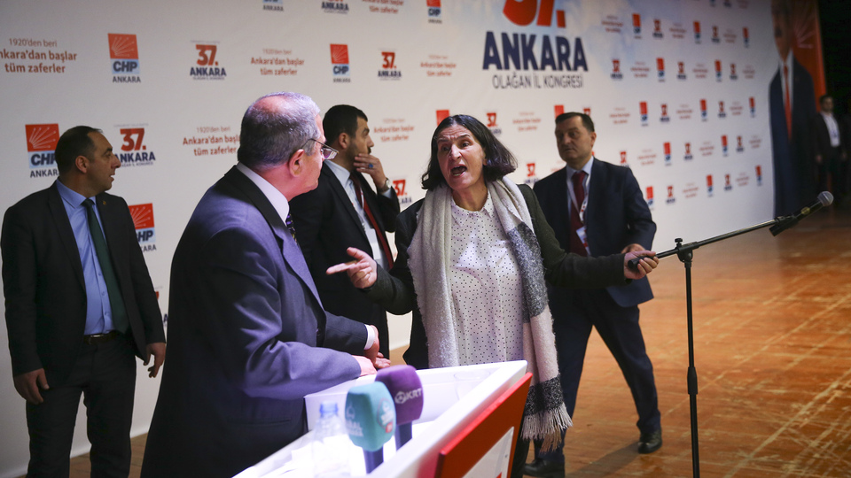 CHP'de gergin kongre: "Kadına hakaret" tepkisi