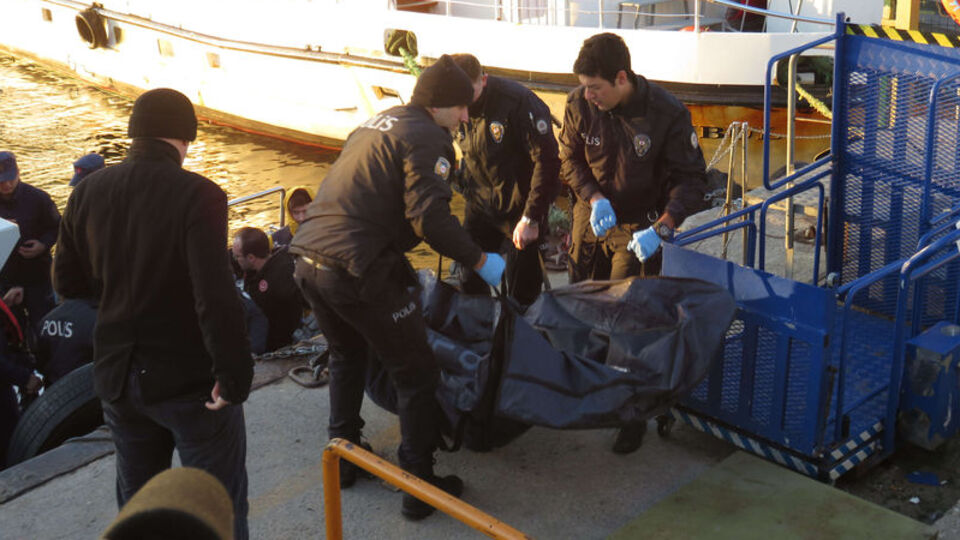 Kartal'da denizden erkek cesedi çıktı!