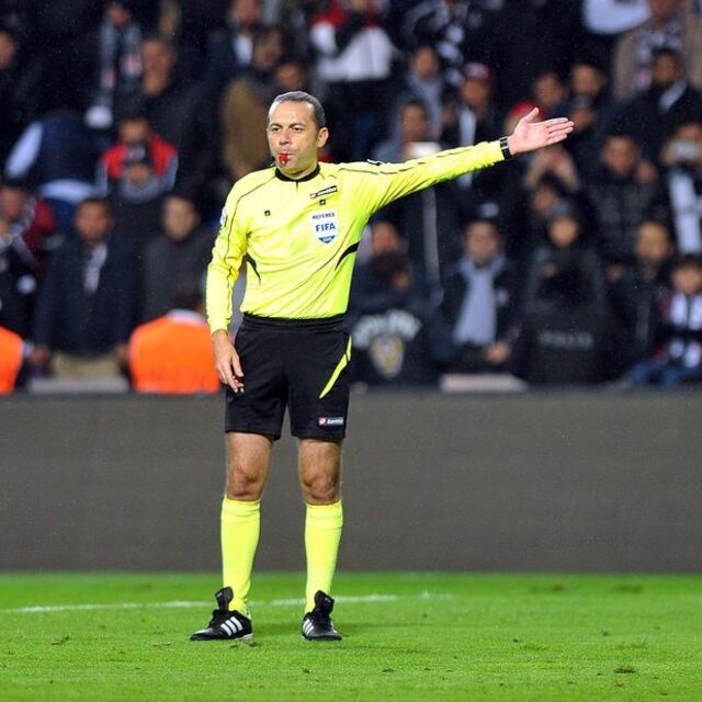 UEFA'dan Cüneyt Çakır'a görev