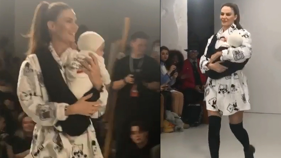 Tülin Şahin kızıyla podyumda