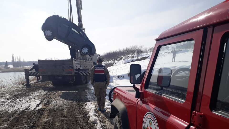 Barajda can pazarı! Vatandaşlar kurtardı