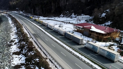 Günlerdir bekliyorlar! 40 kilometre kuyruk oluştu