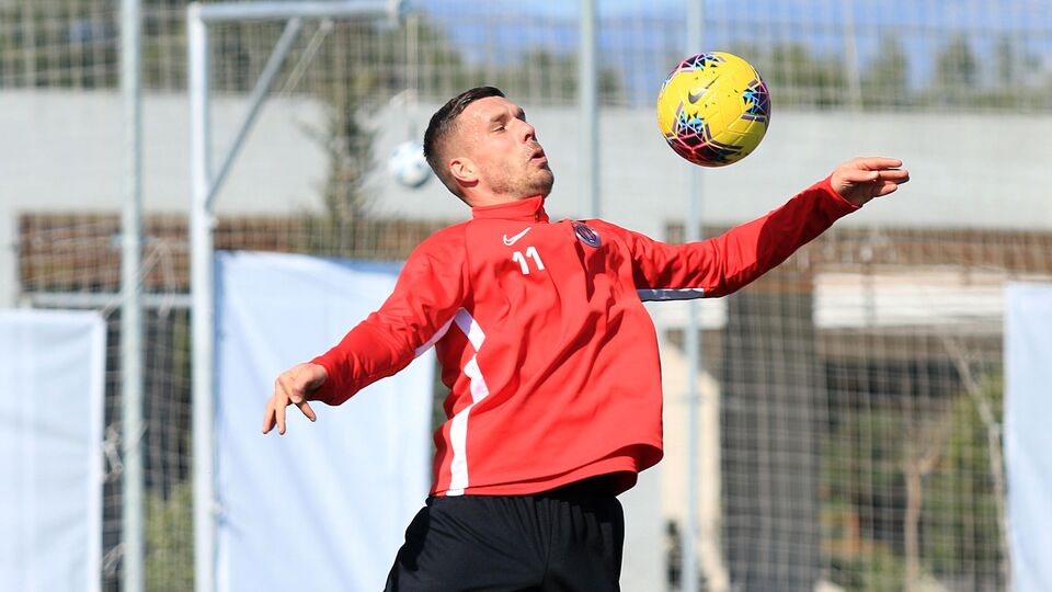 Podolski'den ekstra mesai