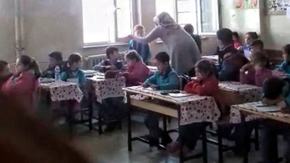 İlkokulda skandal görüntüler!