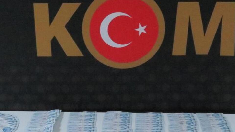 Sahte parayla araç satın aldılar!