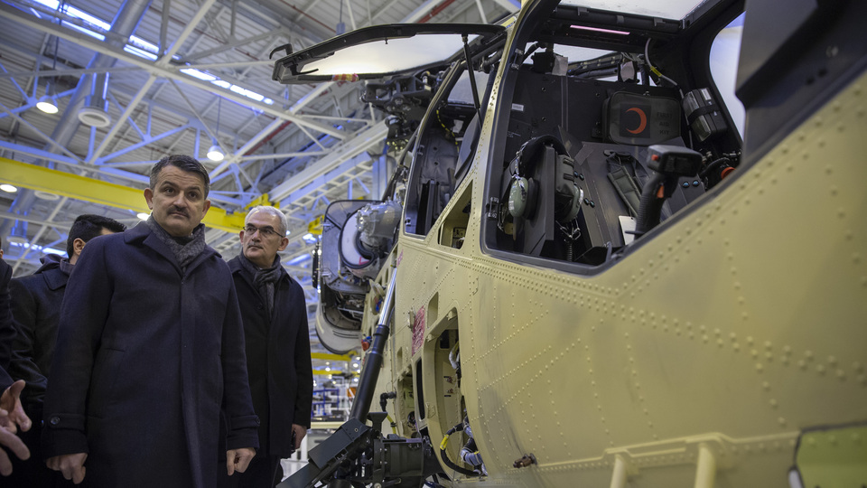 Orman yangınlarıyla mücadelede yerli helikopter