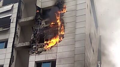 Kağıthane'de korkutan iş merkezi yangını