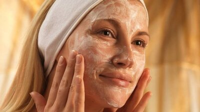 Evde kırışıklık kremi nasıl yapılır?