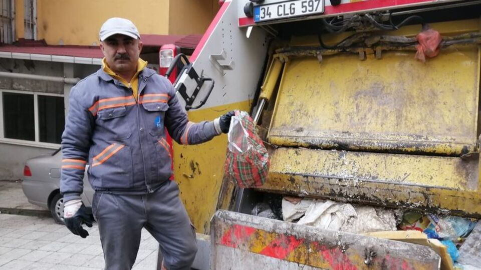 Korkunç! Çöplerin arasından bebek çıktı!