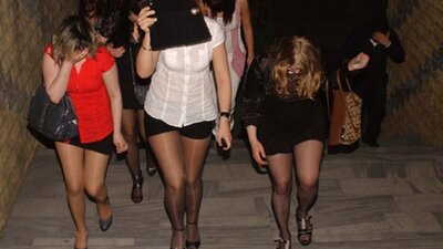 Fuhuş baskını! Bir kadın HIV'li çıktı!