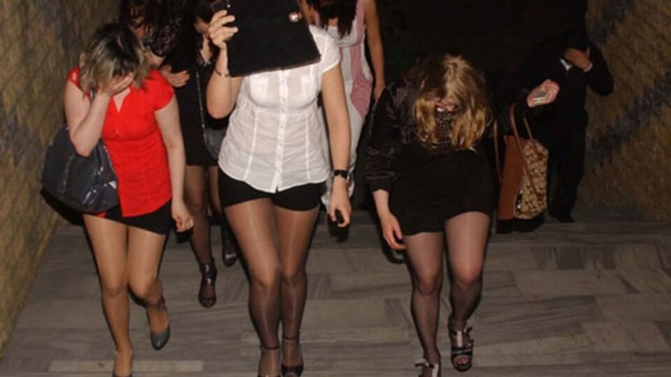 Fuhuş baskını! Bir kadın HIV'li çıktı!