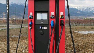 Yerli oto için şarj istasyonu