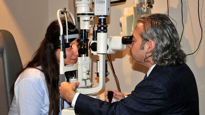 Kirpik dibi iltihabı neden olur?