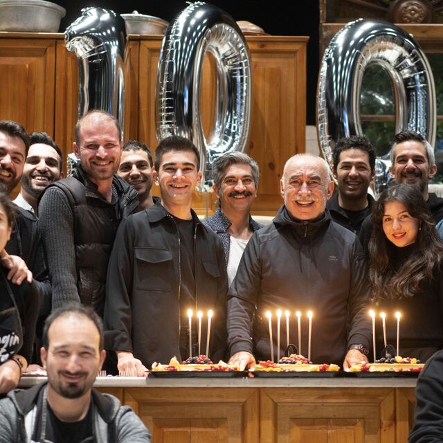 Şener Şen'li Zengin Mutfağı'ndan 100. oyun kutlaması