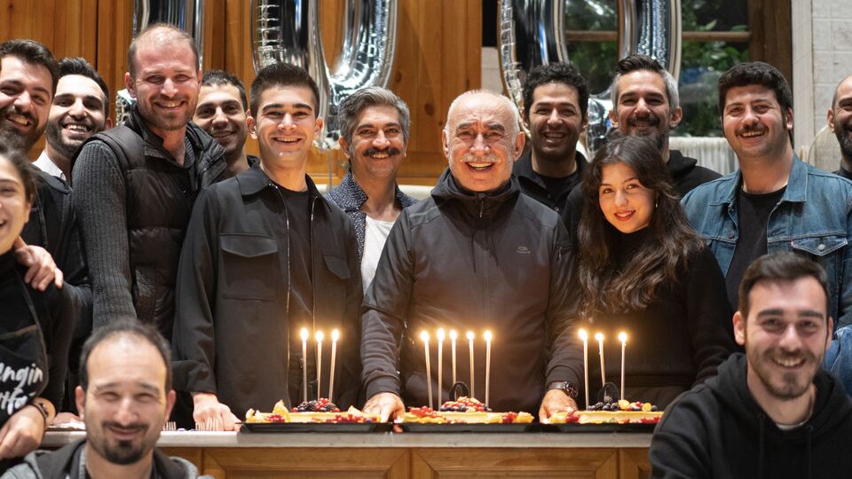 Şener Şen'li Zengin Mutfağı'ndan 100. oyun kutlaması