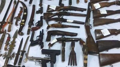 Oto lastikçiden cephane çıktı!