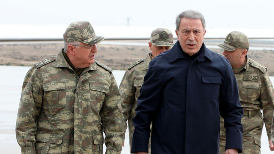 Bakan Akar ve komutanlar sınırda!