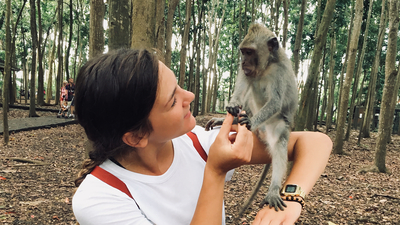 Nisa Bölükbaşı kimdir?