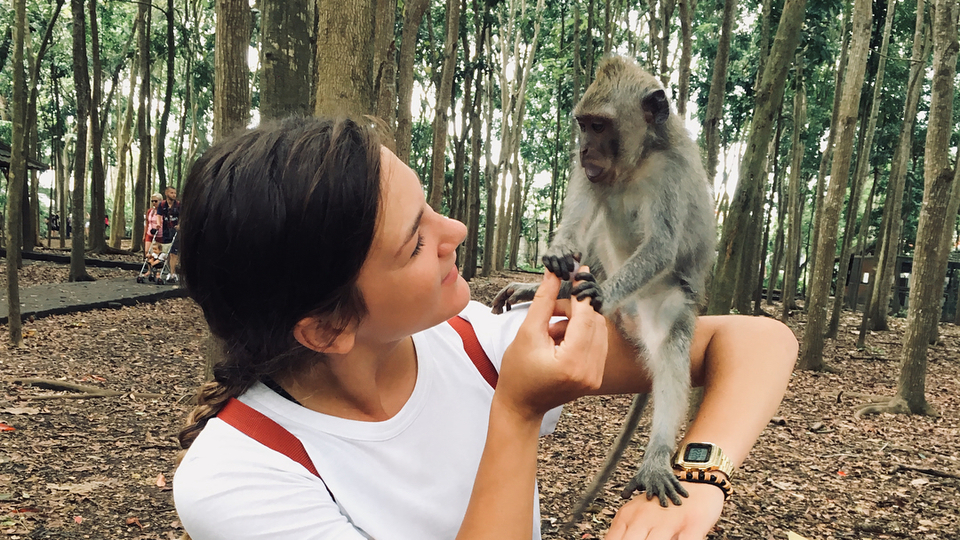 Nisa Bölükbaşı kimdir?