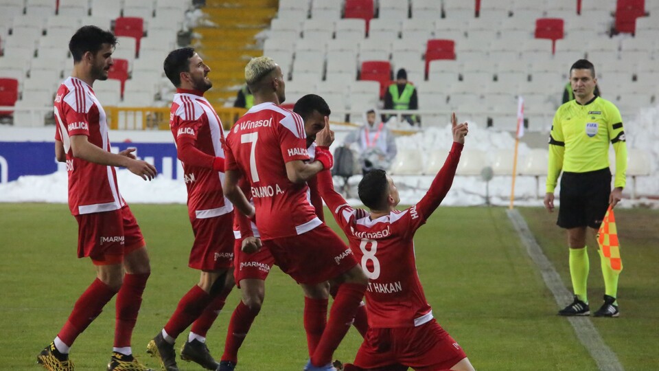 Sivasspor zirveye tutundu!