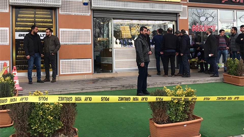 Gelin arabası süsü verip kuyumcuyu soydular