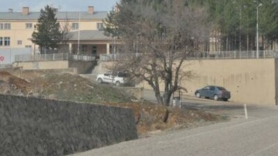 Mahkuma uyuşturucuyu gardiyan temin etmiş